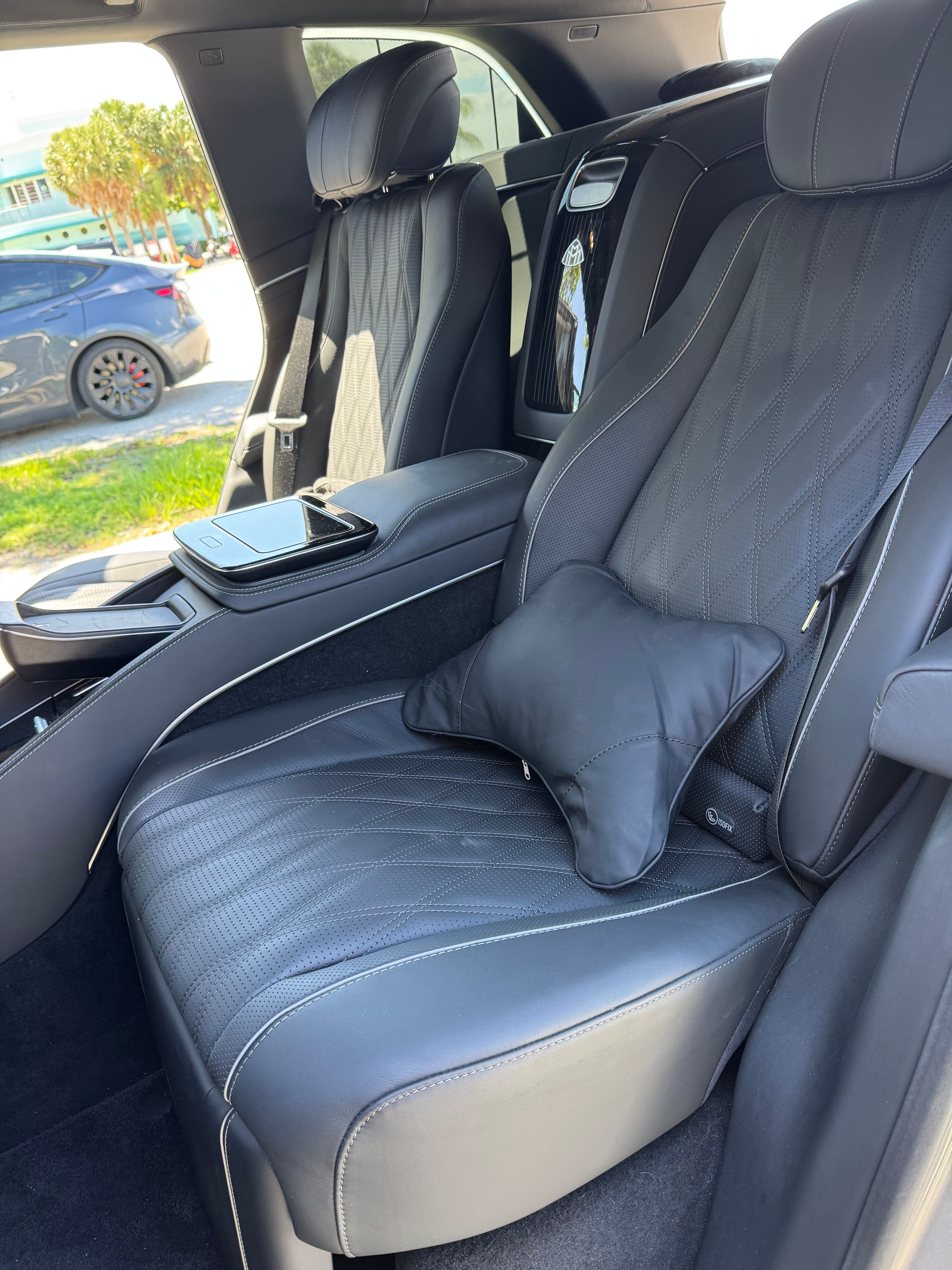 Used 2024 Mercedes-Benz Maybach GLS 600 4MATIC image 12