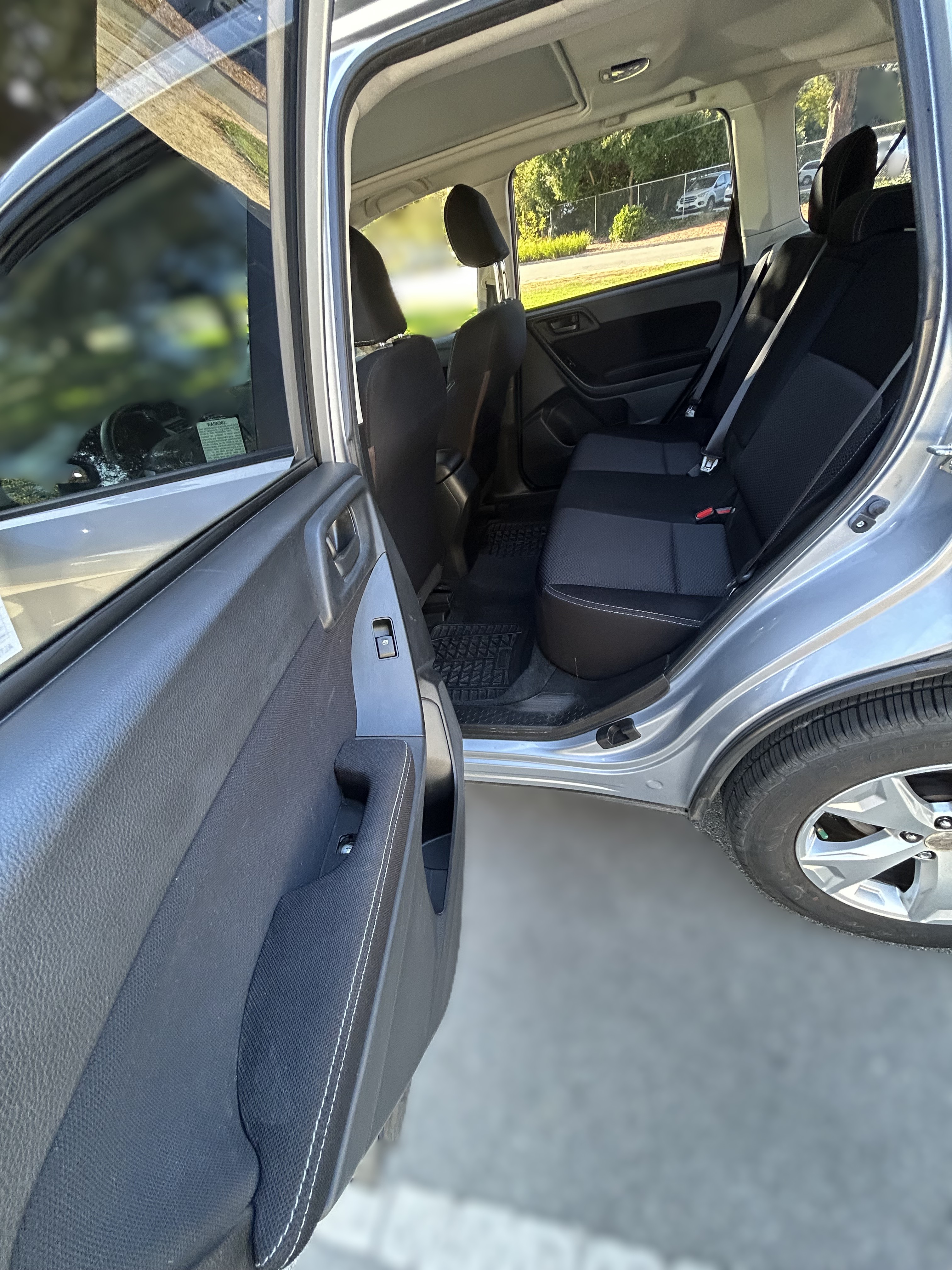 Used 2014 Subaru Forester 2.5i Premium w/ All-Weather Package AWD/4WD image 12