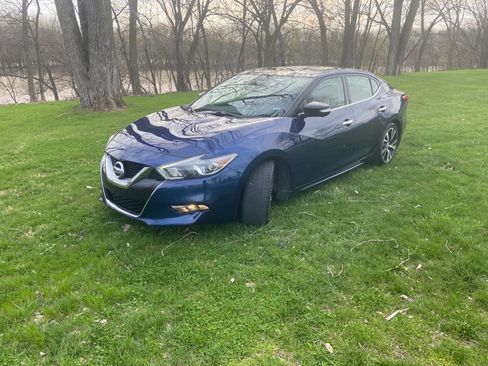 Used 2017 Nissan Maxima Platinum image 2