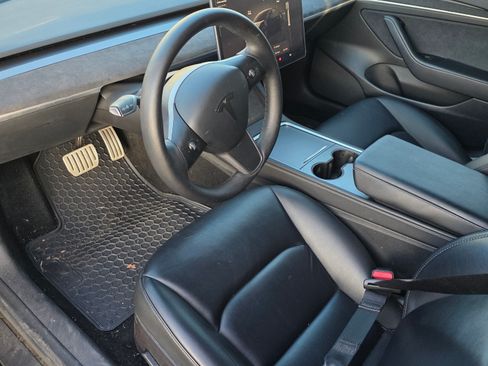 Used 2022 Tesla Model 3 Performance image 10