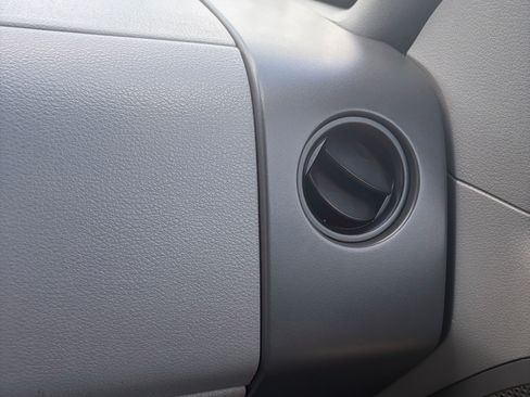 Used 2006 Ford F150 XL RWD image 8