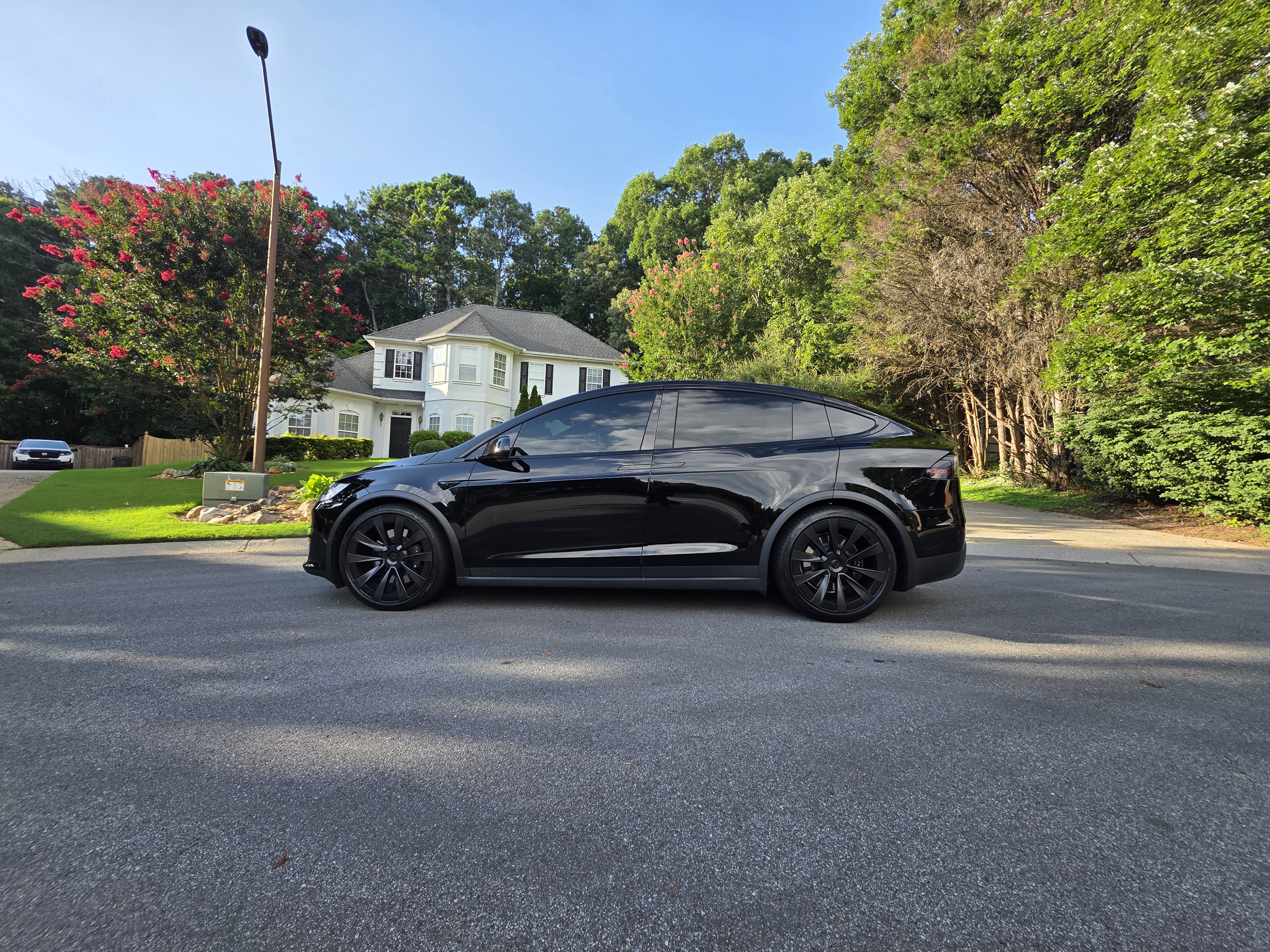Used 2023 Tesla Model X AWD/4WD image 2