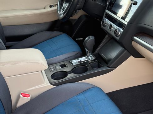 Used 2016 Subaru Outback 3.6R Limited image 4