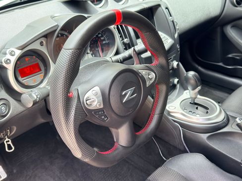 Used 2015 Nissan 370Z Touring Sport RWD image 8
