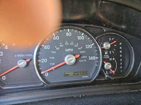 Used 2008 Mitsubishi Endeavor LS image 2