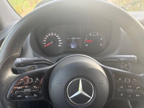 Used 2019 Mercedes-Benz Sprinter 2500 image 18