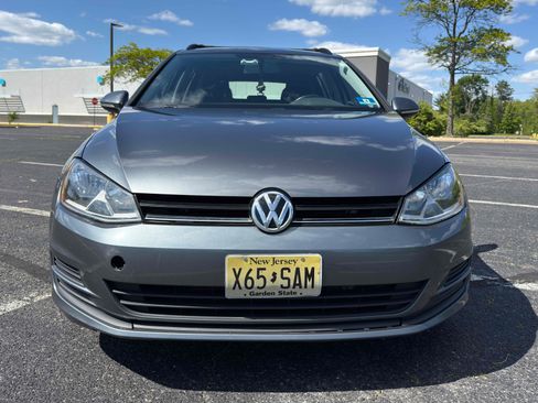 Used 2017 Volkswagen Golf S AWD/4WD image 2