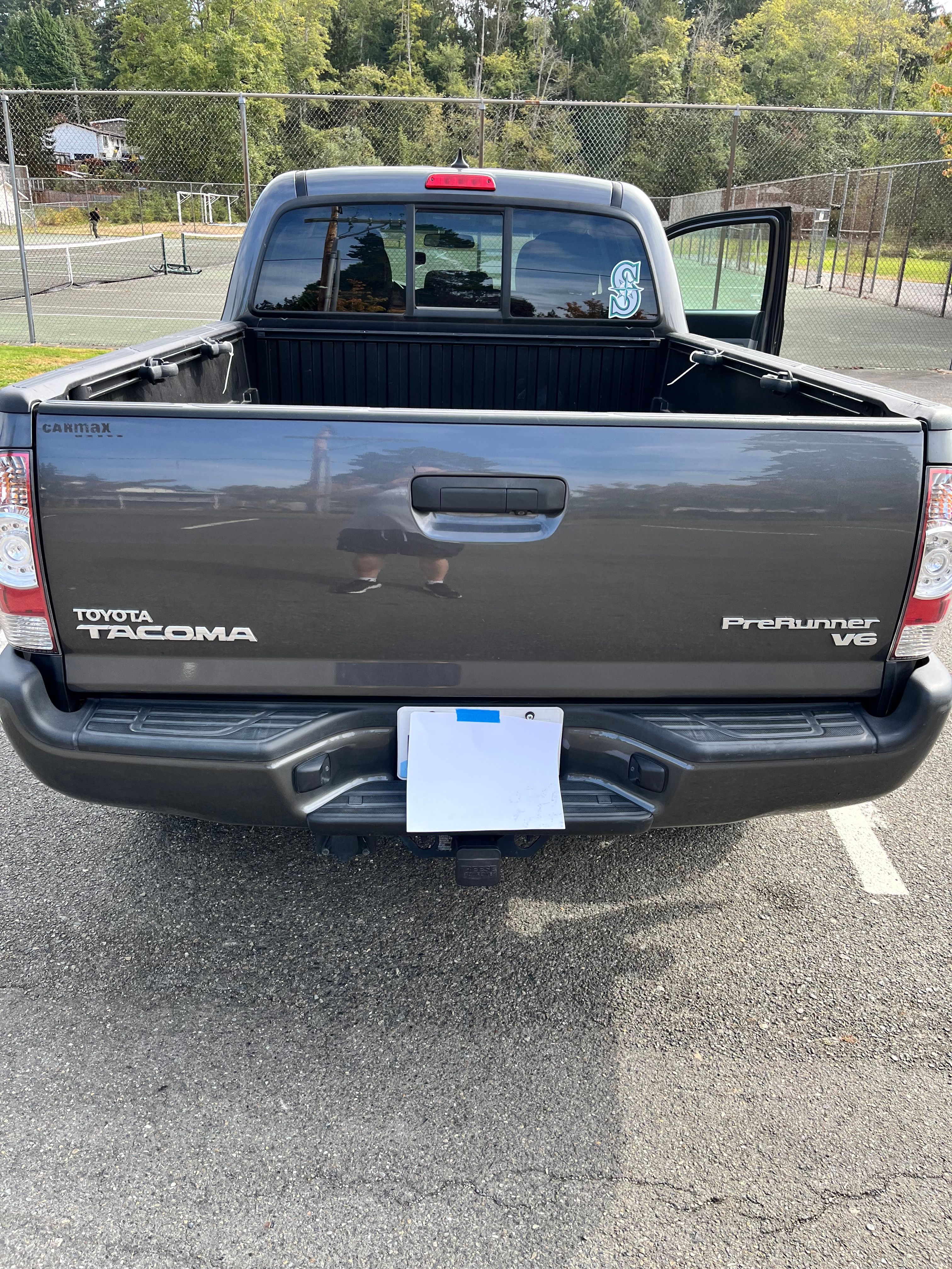 Used 2015 Toyota Tacoma PreRunner w/ TRD Sport Package RWD image 2