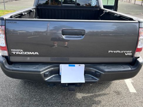 Used 2015 Toyota Tacoma PreRunner w/ TRD Sport Package RWD image 2