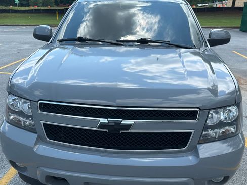 Used 2011 Chevrolet Suburban LT AWD/4WD image 5