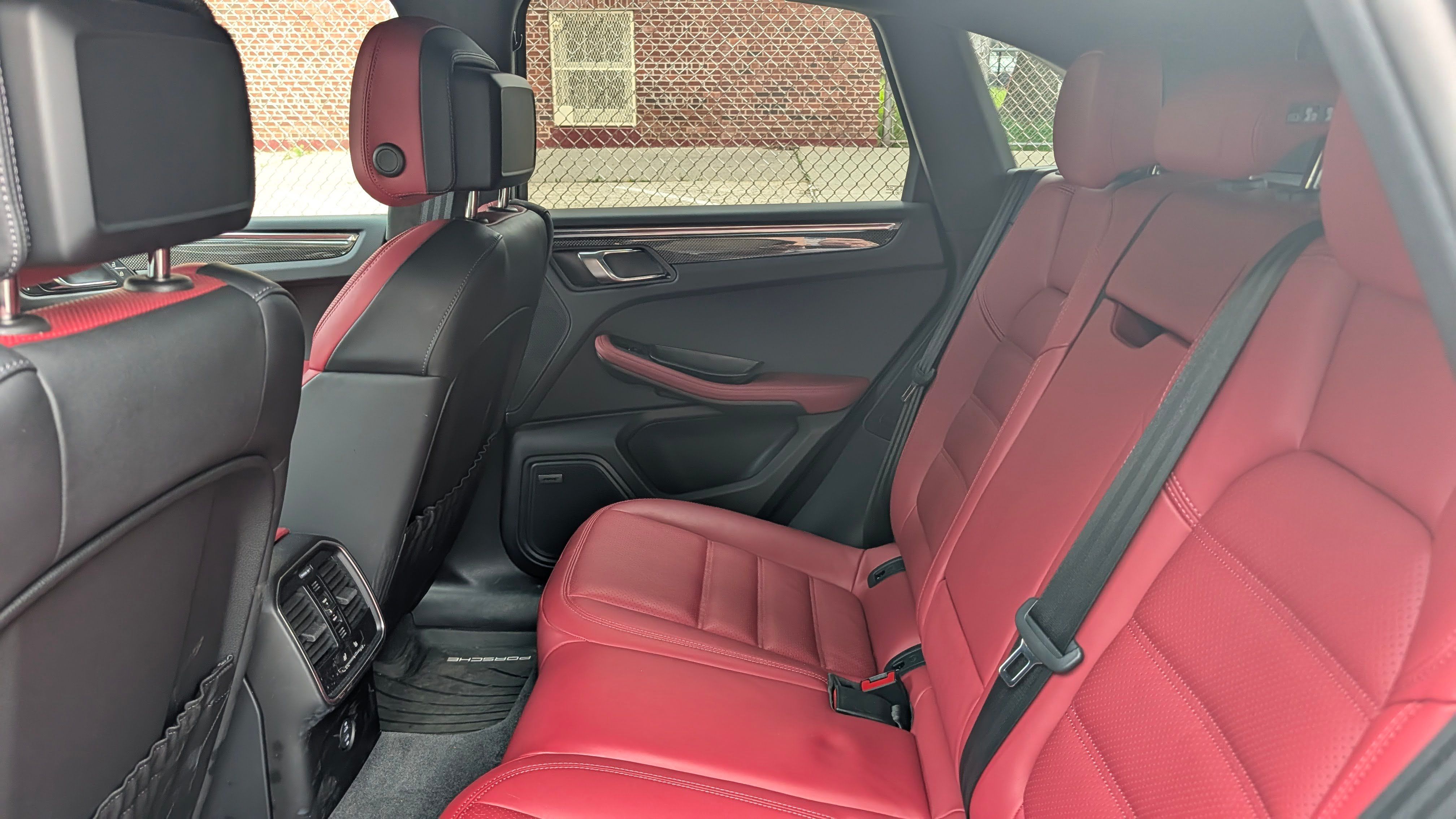 Used 2025 Porsche Macan GTS AWD/4WD image 14