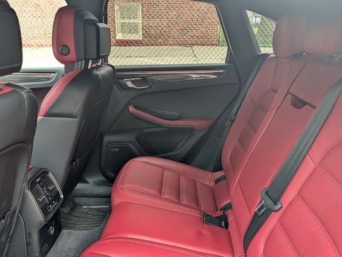 Used 2025 Porsche Macan GTS AWD/4WD image 14