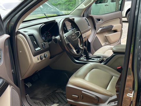 Used 2016 GMC Canyon SLT w/ Driver Alert Package AWD/4WD image 2