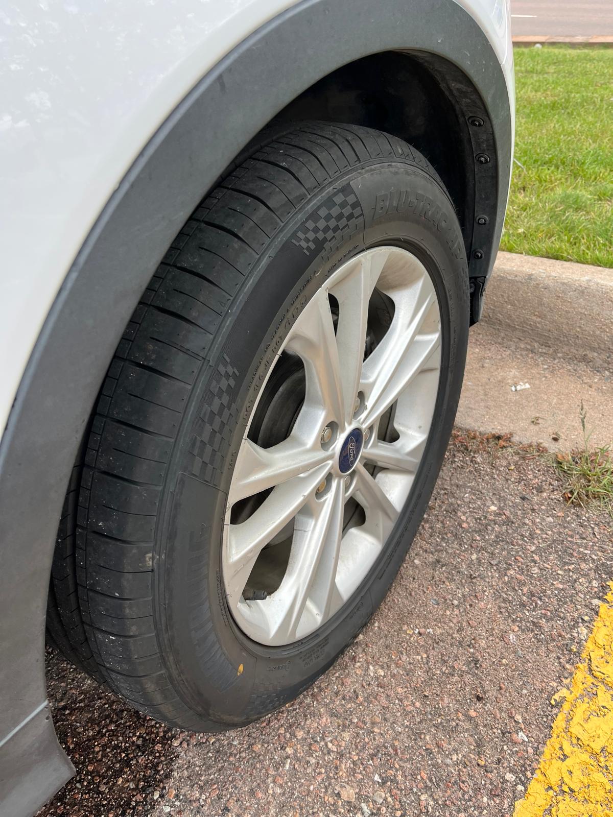 Used 2018 Ford Escape SE FWD image 9