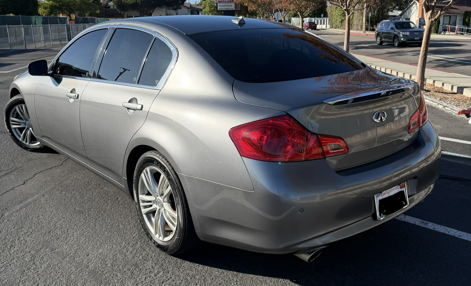 Used 2010 INFINITI G37 Journey w/ Premium Pkg RWD image 4