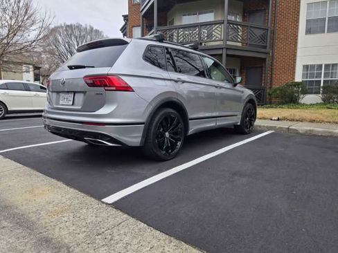 Used 2021 Volkswagen Tiguan SE R-Line image 6