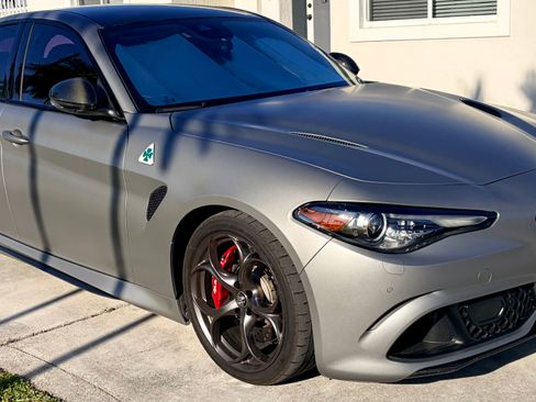 Used 2019 Alfa Romeo Giulia Quadrifoglio image 4