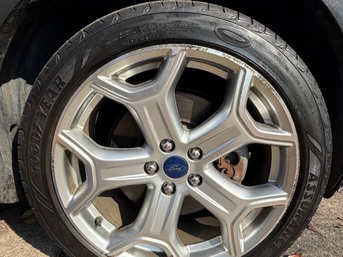 Used 2017 Ford Escape Titanium w/ Equipment Group 301A image 25