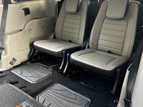 Used 2022 Ford Transit Connect XLT w/ XLT Premium Package image 8