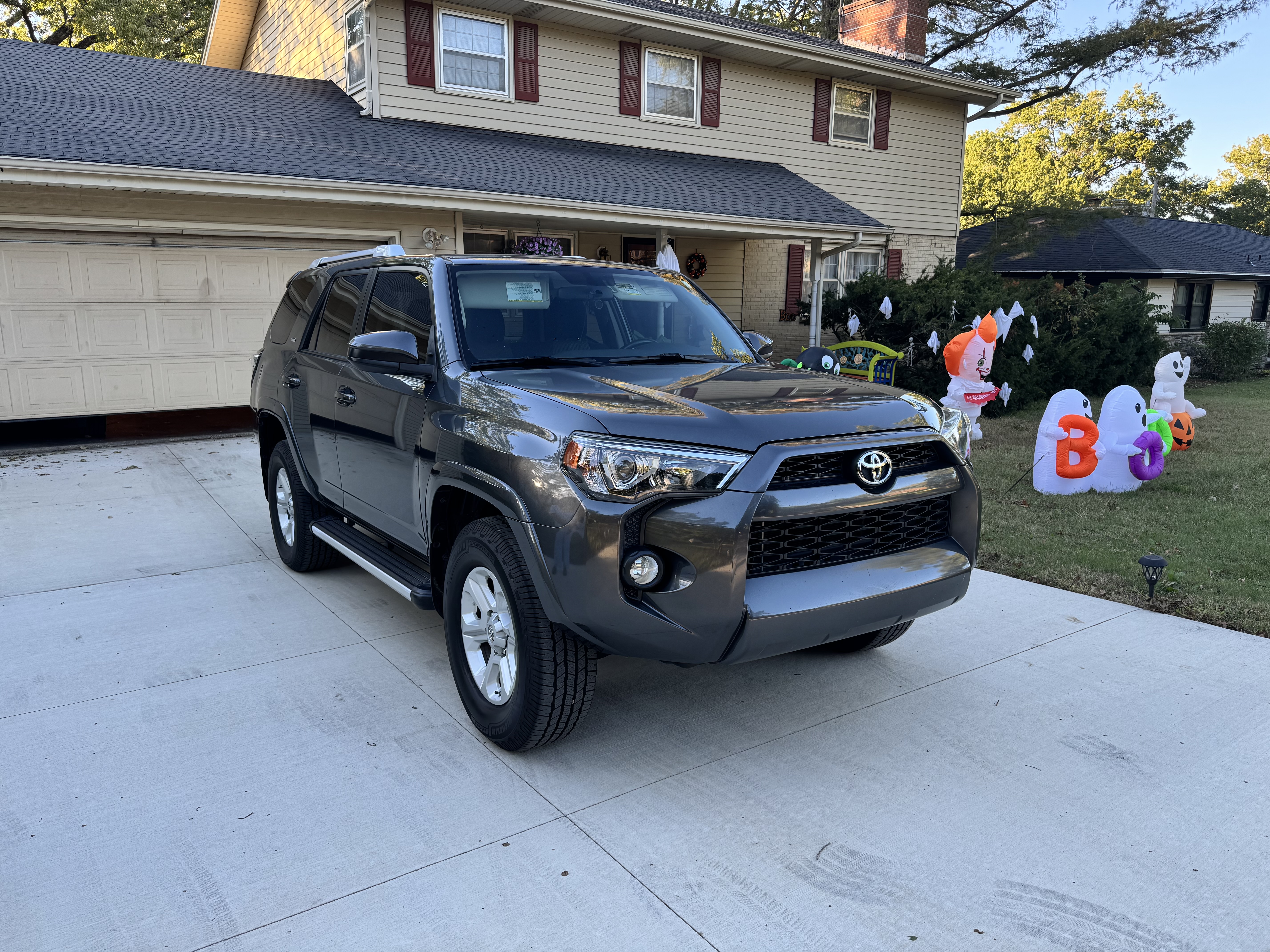 Used 2015 Toyota 4Runner SR5 AWD/4WD image 12