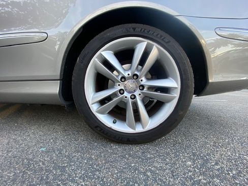 Used 2008 Mercedes-Benz CLK 350 Coupe image 29