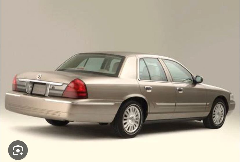 Used 2006 Mercury Grand Marquis GS RWD image 2