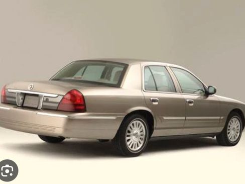 Used 2006 Mercury Grand Marquis GS image 2