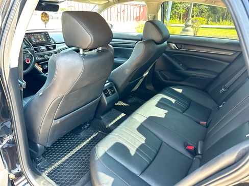 Used 2019 Honda Accord Touring image 9