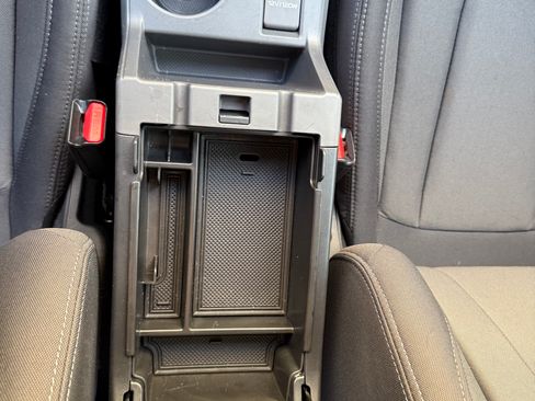 Used 2025 Subaru Crosstrek 2.0i Premium image 10