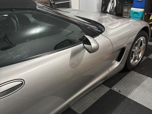 Used 2004 Chevrolet Corvette Convertible image 4