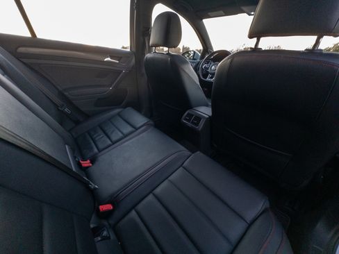 Used 2019 Volkswagen GTI SE image 15