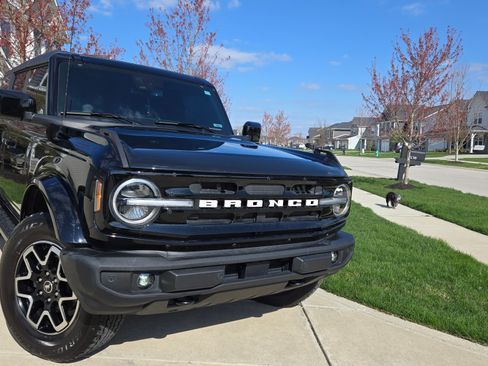 Used 2023 Ford Bronco Outer Banks image 6