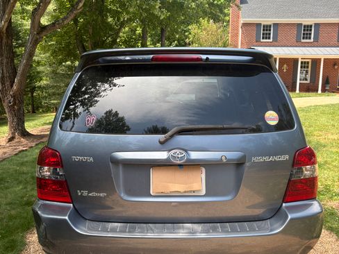 Used 2006 Toyota Highlander 4WD V6 w/ 3rd Row image 5