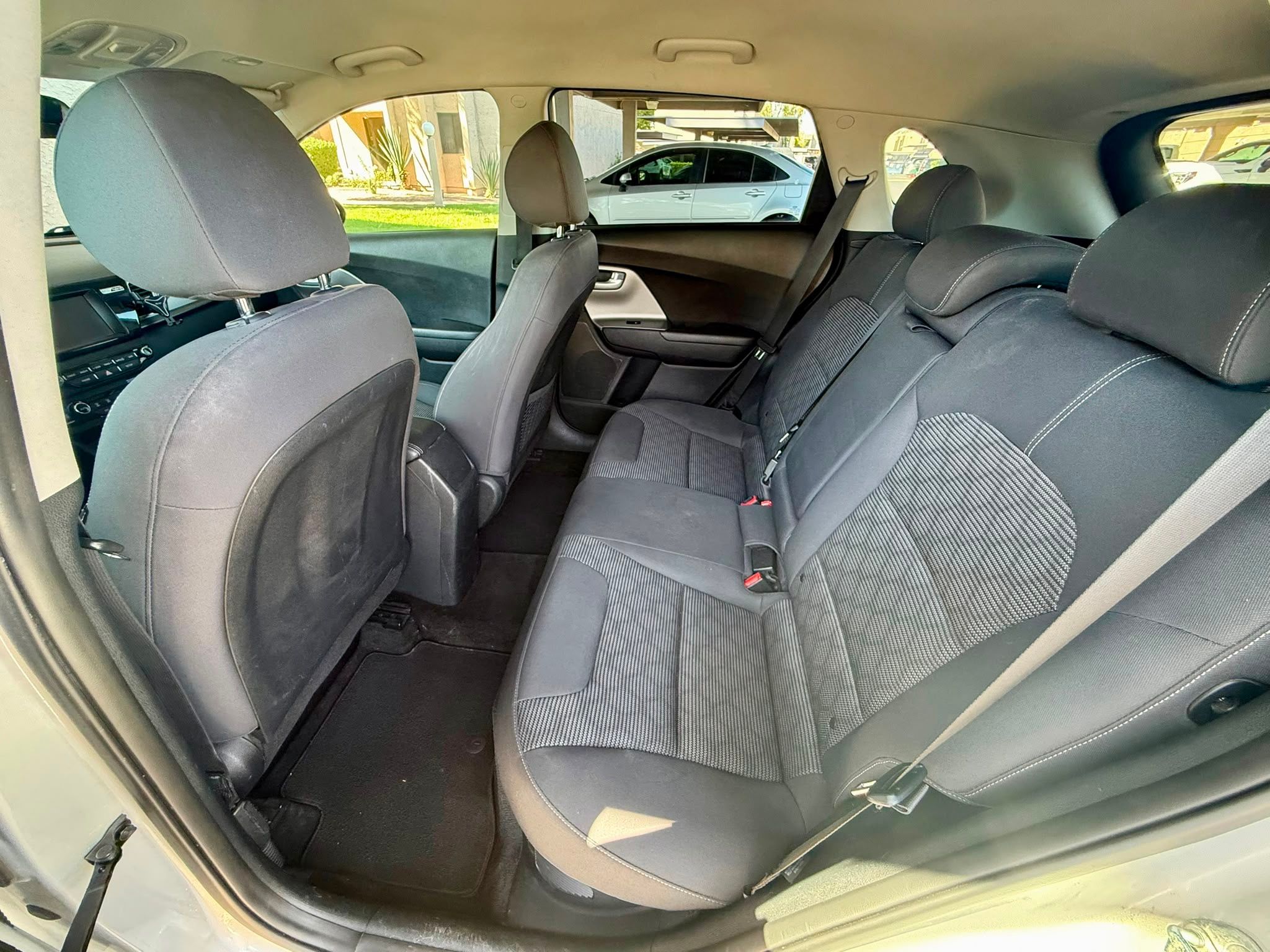 Used 2019 Kia Niro LX FWD image 11
