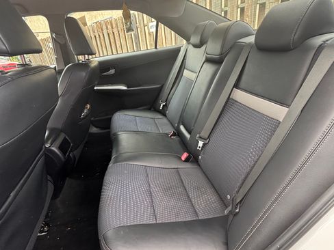 Used 2014 Toyota Camry SE image 6