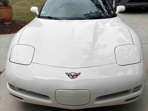 Used 2001 Chevrolet Corvette Convertible w/ Preferred Equipment Group2 image 9