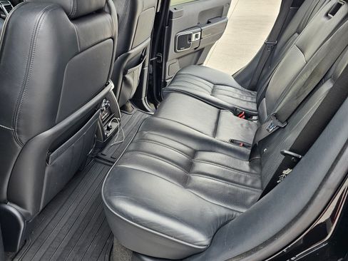 Used 2012 Land Rover Range Rover HSE LUX w/ Luxury Interior Pkg image 12