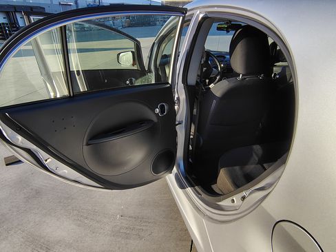 Used 2014 Mitsubishi i ES image 14