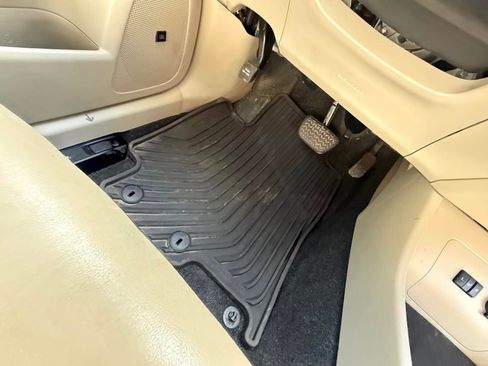 Used 2012 Toyota Prius Four image 12