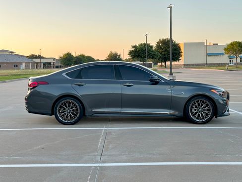 Used 2018 Genesis G80 3.3T Sport RWD image 9