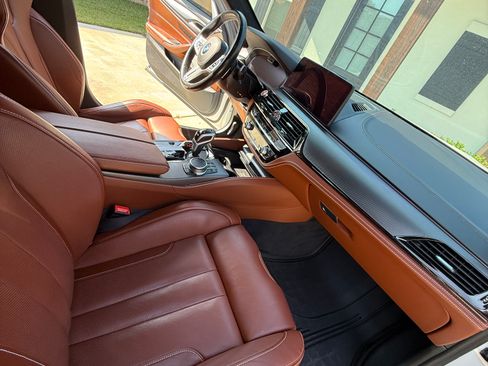 Used 2021 BMW M5 w/ Competition Package image 11