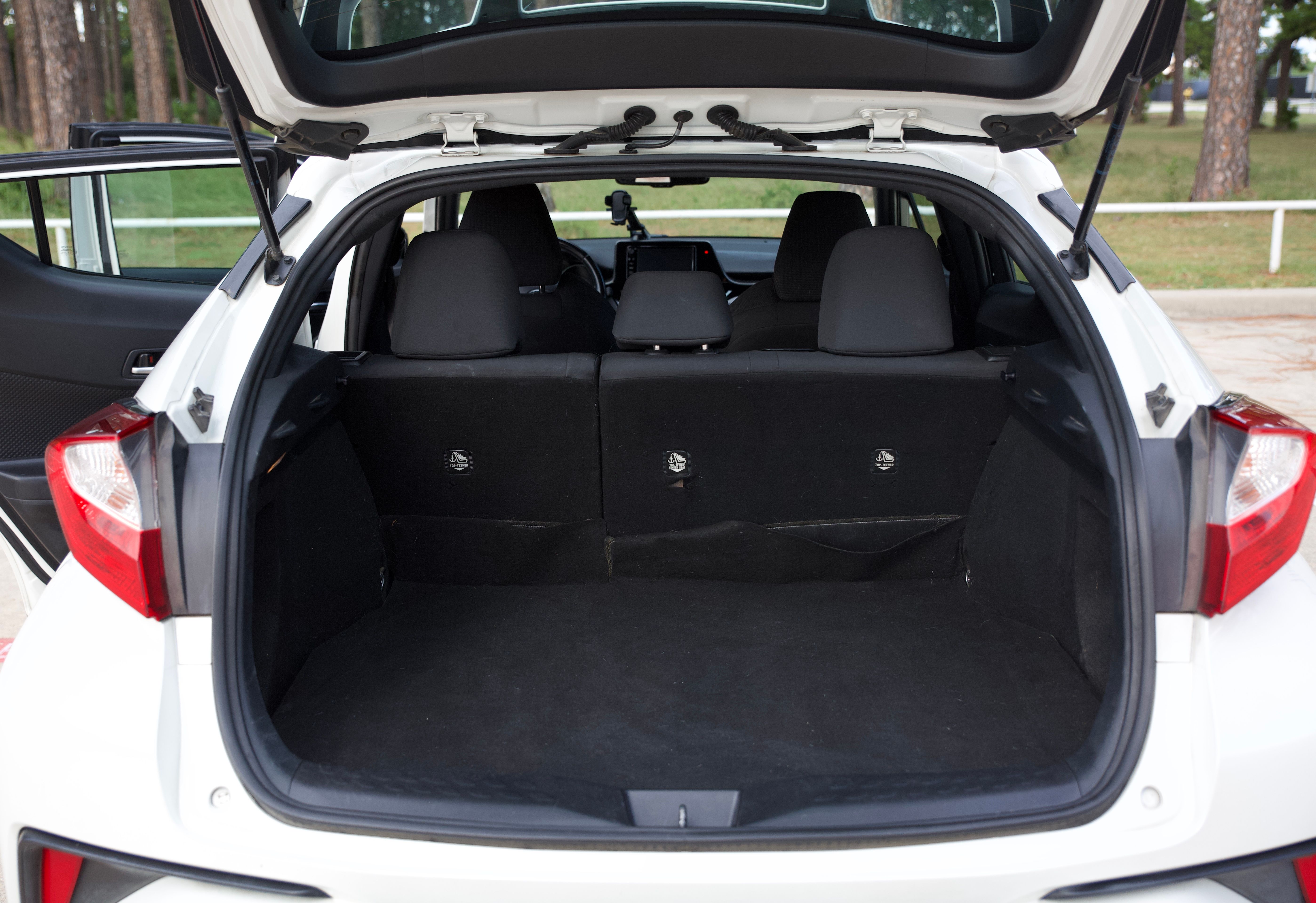 Used 2018 Toyota C-HR XLE FWD image 23
