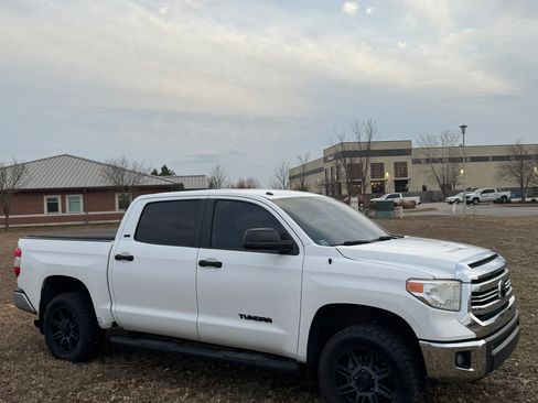 Used 2017 Toyota Tundra SR5 image 2