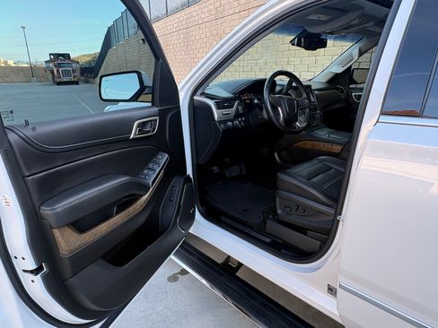 Used 2019 GMC Yukon Denali w/ Denali Ultimate Package AWD/4WD image 16