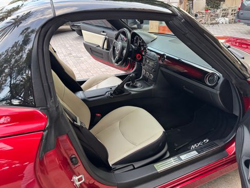 Used 2015 MAZDA MX-5 Miata 25th Anniversary Edition w/ Appearance Package image 4