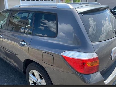Used 2010 Toyota Highlander Limited w/ Extra Value Pkg 8