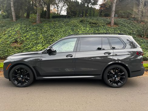 Used 2024 BMW X7 M60i w/ Executive Package image 1