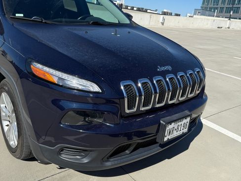 Used 2015 Jeep Cherokee Sport image 25