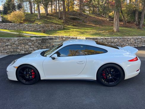 Used 2014 Porsche 911 Carrera 4S image 2