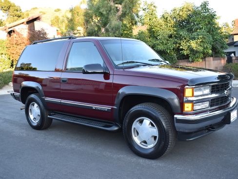 Used 1999 Chevrolet Tahoe 4WD 2-Door w/ Preferred Equipment Group image 10